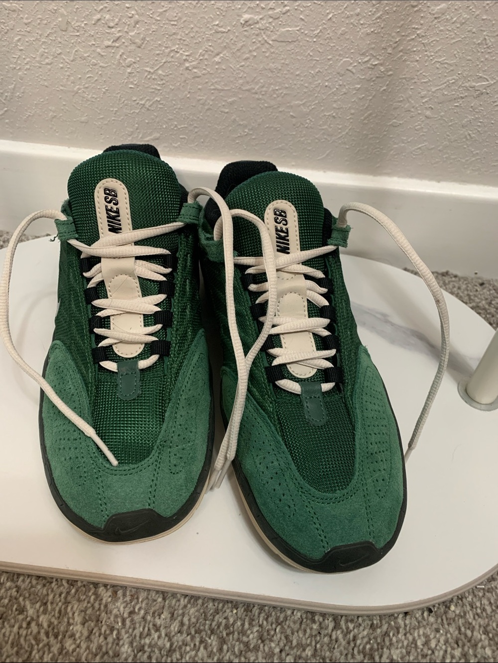 Nike SB Men’s Green Suede & Mesh Sneakers with Cream Laces